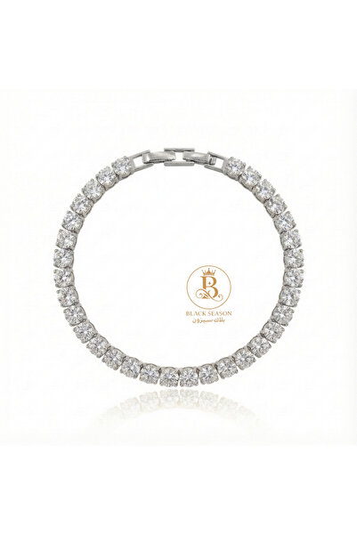 Black Season A luxurious, shiny, smooth bracelet |