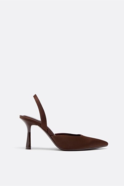 Stradivarius أحذية بكعب ستيليتو بتأثير الساتان