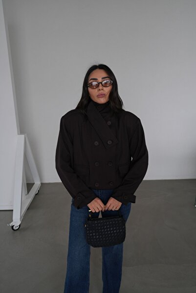 Özge Özgenç High Collar Pocketed Short Coat