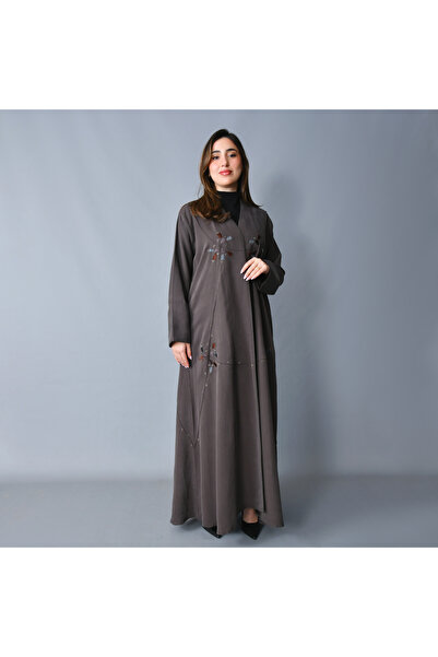 HAWRAA ABAYA Abaya with a soft, flowing design, decorated with embroidery - b...