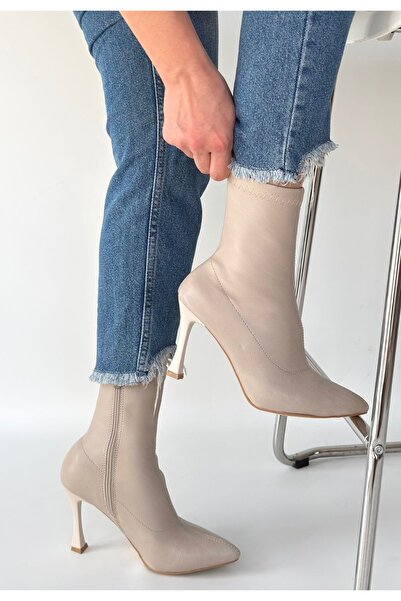 Lisinya Orjen Beige Leather Stretch Heeled Boots - Tygoo
