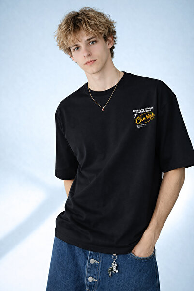 caddekombin Tricou negru pentru bărbați, cu imprimeu tipografic Cherry, cu gâ...