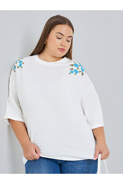 Styli Women Plus Size White Embroidered T-Shirt