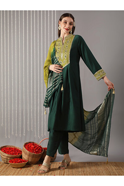 Globus By Styli Women Green Mandarin Collar Embroidered Kurta with Pant and D...
