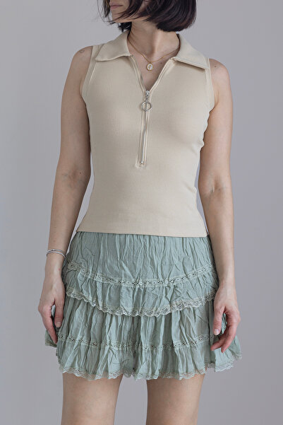 Nisan Zippered Sleeveless Top