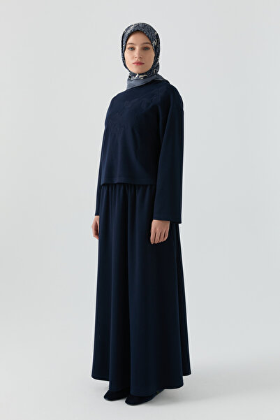 Tuğba Çiçek Desen Nakışlı Takım - Lacivert