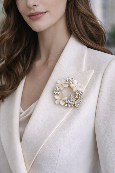 Modex Altın Sarısı Kelebek Yonca Detay Broş (4cm)