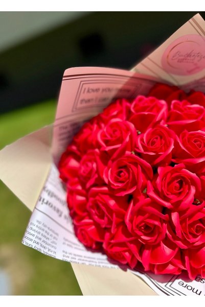 Buchetezie Buchet Cadou Femei Buchet Scarlet Stories cu Trandafiri de Săpun