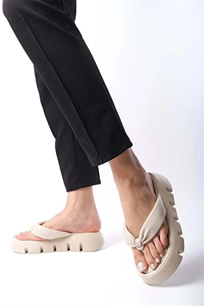 Difolia Women's Tokyo Cream Thick Soled Flip Flops