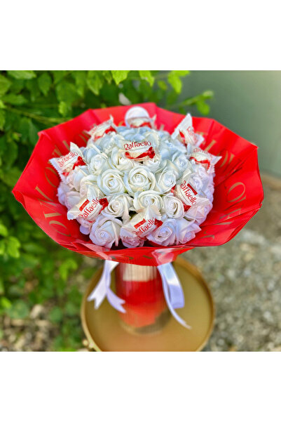 Buchetezie Buchet Cadou Femei Buchet White Kisses cu Trandafiri de Săpun