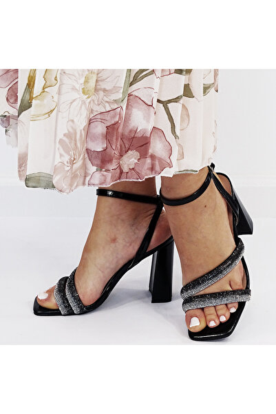 SOFILINE Elegant black sandals with pebbles BZF8778 M12