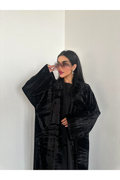 عباية شتوية مخملية سوداء بنصف كلوش مع طرحة فاخرة بطرف مخمل