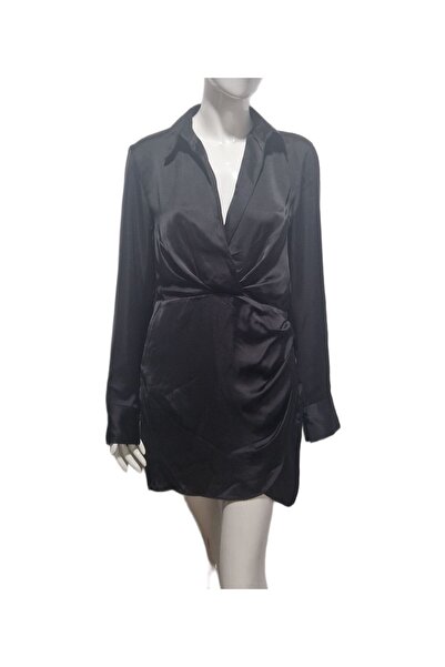 FASHION Short black satin dress with long sleeves and side zipper, casual/ele...