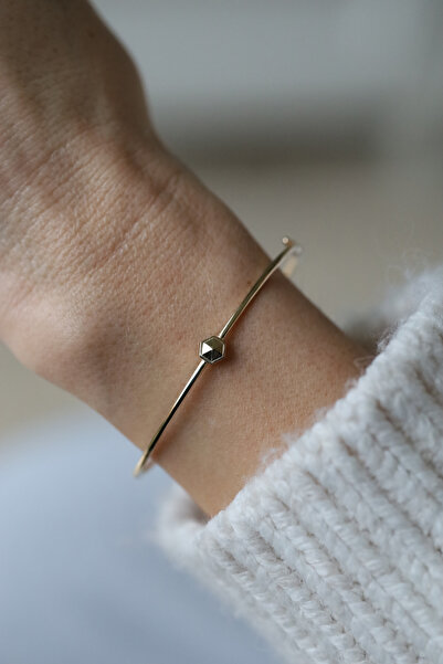 Yenigün Kuyumculuk 14 Ayar Altın Zarif Küçük Altıgenli İnce Kelepçe KLP32214