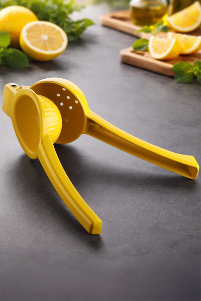 Prima Nova Lemon Squeezer - Yellow