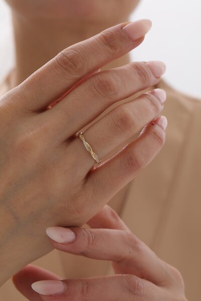 YAVUZ KUYUMCULUK 14 Ayar Altın Yarı Taşlı Burgu Yüzük