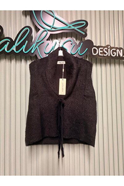 KARTON Soft Textured Knitted Vest