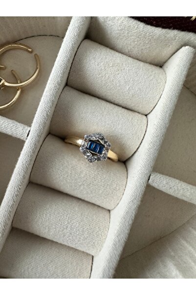 ringbox خاتم ذهبي سداسي الشكل مرصع بالحجر الأزرق الداكن