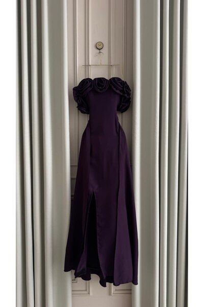 Model Leyna Retaj dress