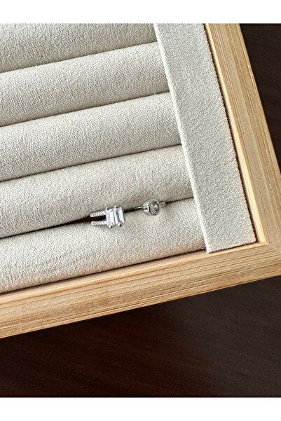 ringbox Asymmetrical Stone Ring