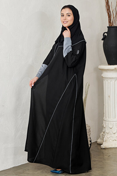 Abay-ti Crepe abaya with stretch cuffs and a free headscarf
