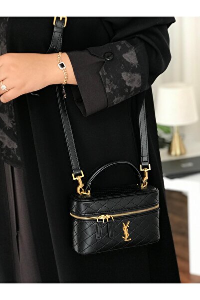 Generic The makeup bag that's trending