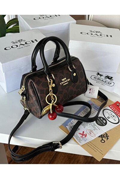 GENERAL حقيبة كتف نسائية مع ملحقاتها