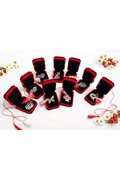 OEM Offer 9 mixed model brooches of 5 cm in an elegant velvet box of 10x7 cm