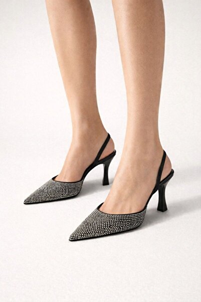 Beyond Дамски черни обувки с остри върхове и токчета 8 см BYNDLST01