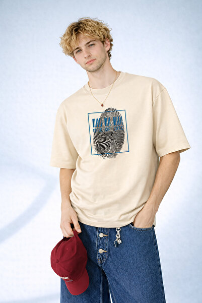 caddekombin Men's Modern Cyberpunk Style Fingerprint Printed Beige T-Shirt