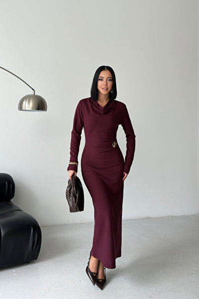 Sorridi Degaje Yaka Long Dress with Gold Accessories