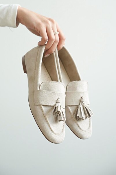 GOFFSHOES Women's Boos Flat Sole Tasseled Ballerinas - Tan Suede