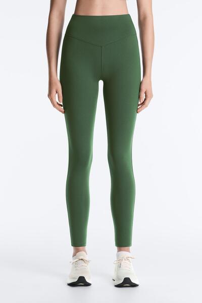 Oysho بنطلون ضيق عالي الخصر يصل إلى الكاحل من إيفرموف