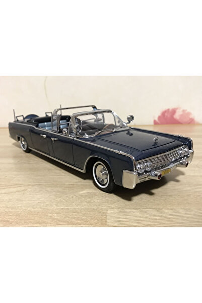 Lucky Die Cast 1961 Lincoln X-100 Kennedy Car
