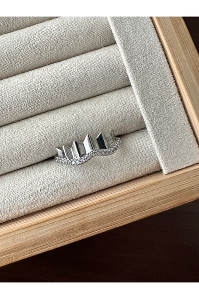 ringbox خاتم تاج مموج من الحجر الفضي اللون