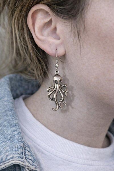 HER ŞEY NOTA www.herseynota.com ديب أوكتو - أقراط متدلية فضية اللون للجنسين م...