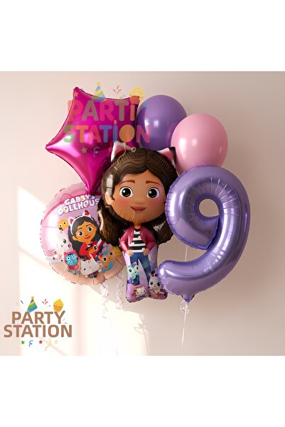 Parti Station مجموعة زينة بالونات عيد الميلاد لعمر 9 سنوات بتصميم غابي دولهاوس