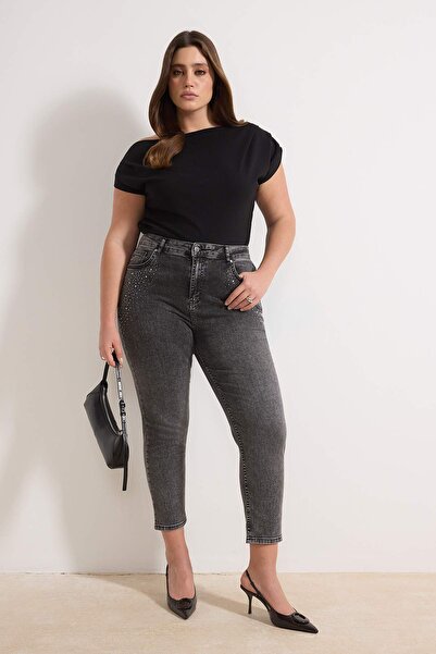 Trendyol Curve Anthrazitfarbene Skinny-Jeans mit hoher Taille und Steindetail...