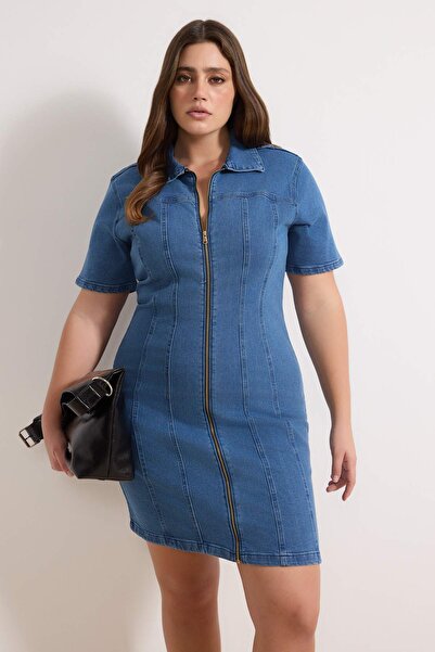 Trendyol Curve Blaues, mitteldehnbares Denim-Kleid mit Reißverschluss vorne i...