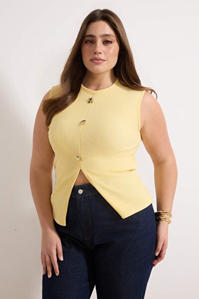 Trendyol Curve Gelbe Accessoire-Knopf-Weste mit Rundhalsausschnitt, reguläre ...
