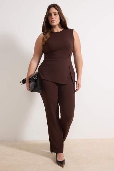 Trendyol Curve Braunes, saisonales Oberteil-Unterteil-Set mit Schlitzdetail u...