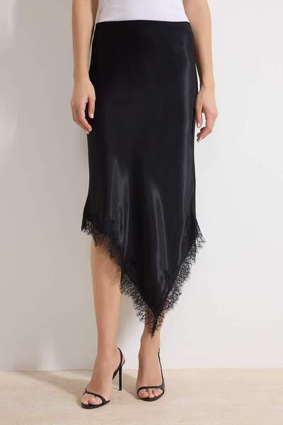 Trendyol Collection Schwarzer, asymmetrisch geschnittener Midi-Rock aus geweb...