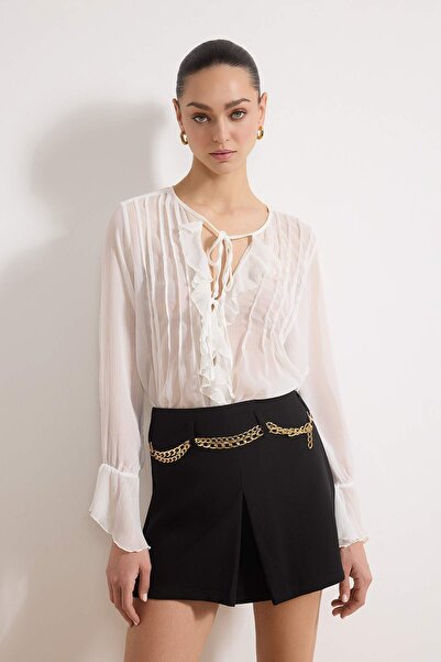 Trendyol Collection Black Mini Chain Belt Detailed Shorts & Bermuda Twoss26Sr...