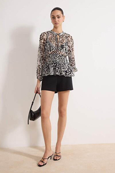 Trendyol Collection Bluză din șifon transparent cu model abstract negru TWOSS...