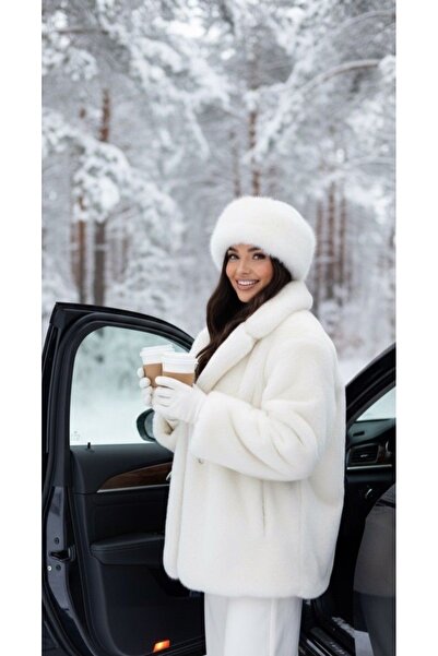 stravis قبعة على الطراز الروسي من القطيفة باللون الأبيض