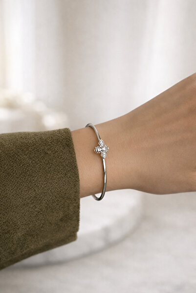 Okko Store Bee Handcuff Bracelet