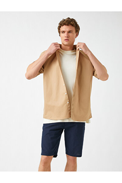 Koton Einfaches Sommerhemd mit kurzen Ärmeln und klassischem Kragen