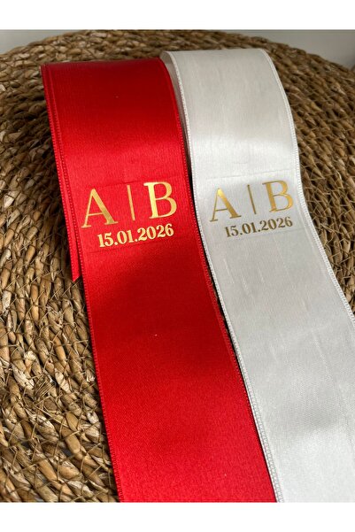 hemdemhediyelik Kişiye Özel Gold Baskılı Beyaz Kırmızı Takı Harf Tarih Kurdel...