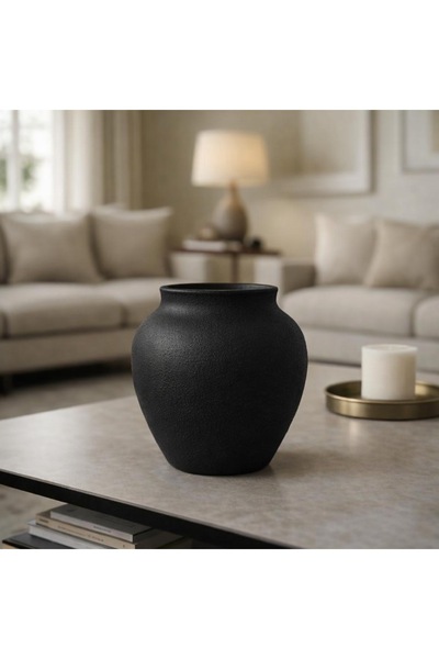 Yalda atelier مزهرية زخرفية صغيرة يدوية الصنع من ناتورا بملمس مطفي باللون الأسود