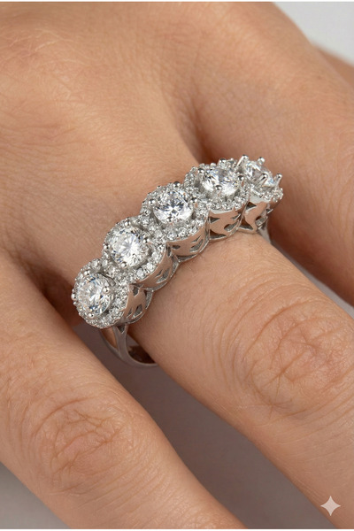 Crystal Diamond Zirconia Işıklı Kutuda 3 Carat Beştaş Yüzük